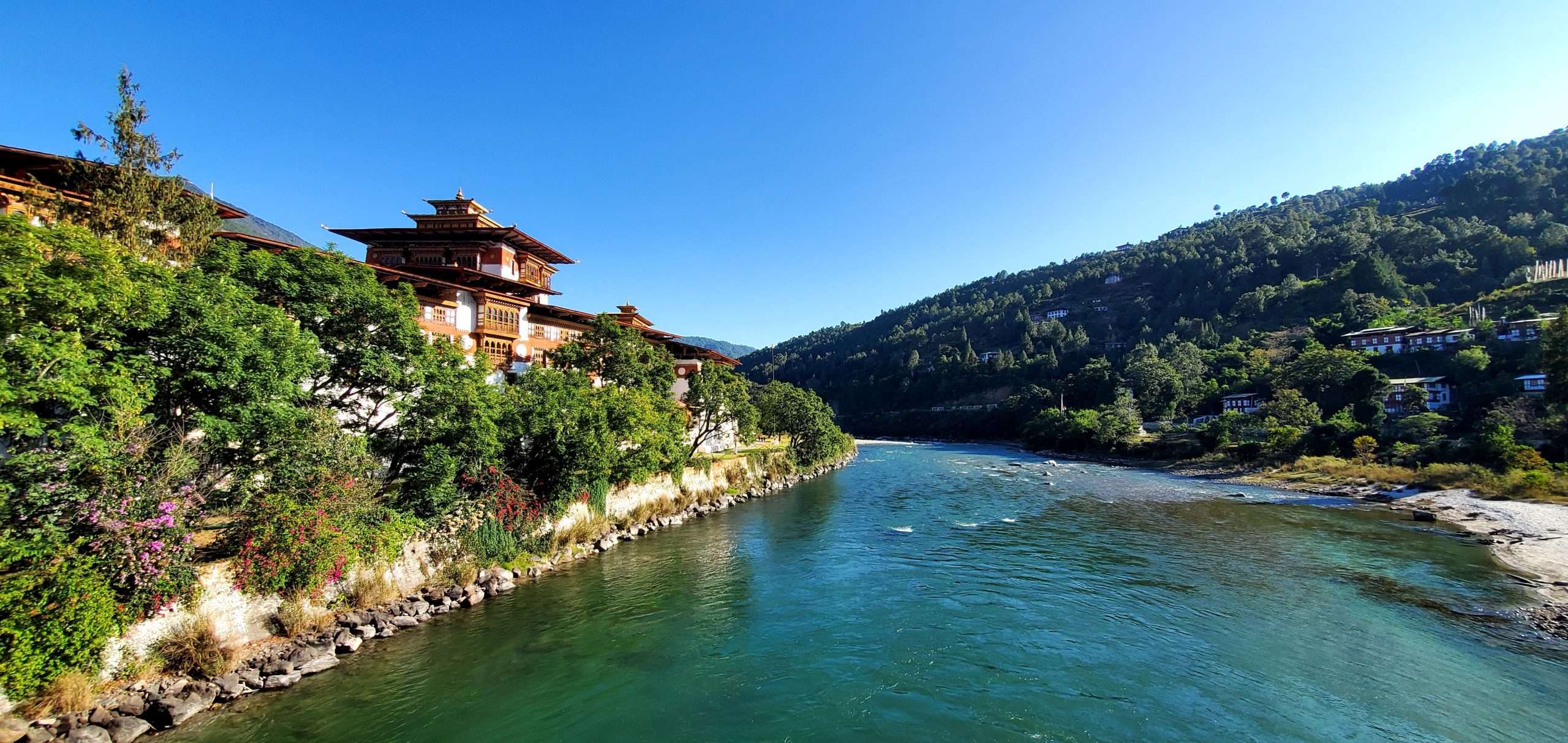 Punakha Dzong (2-hour drive)